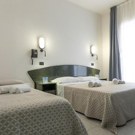 Hotel Nobel リミニ エクステリア 写真