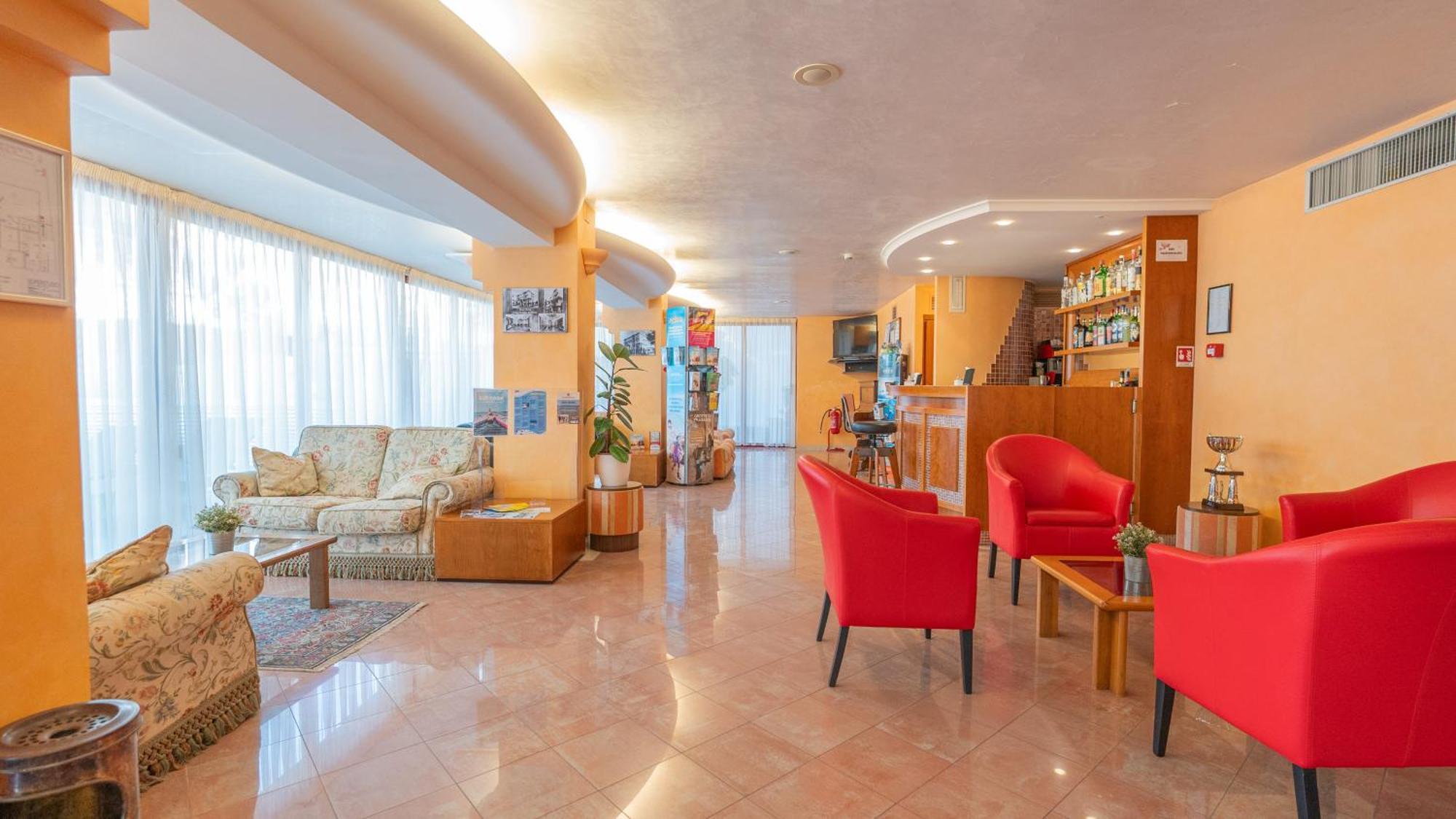 Hotel Nobel リミニ エクステリア 写真