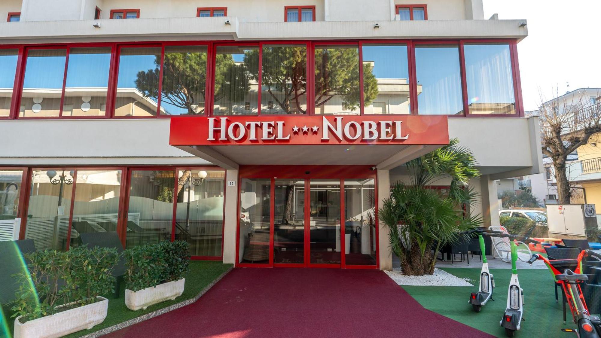 Hotel Nobel リミニ エクステリア 写真