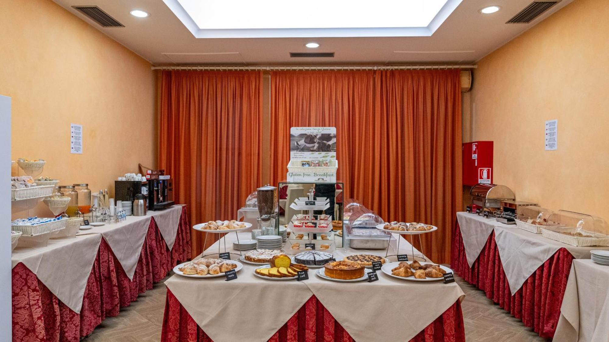 Hotel Nobel リミニ エクステリア 写真