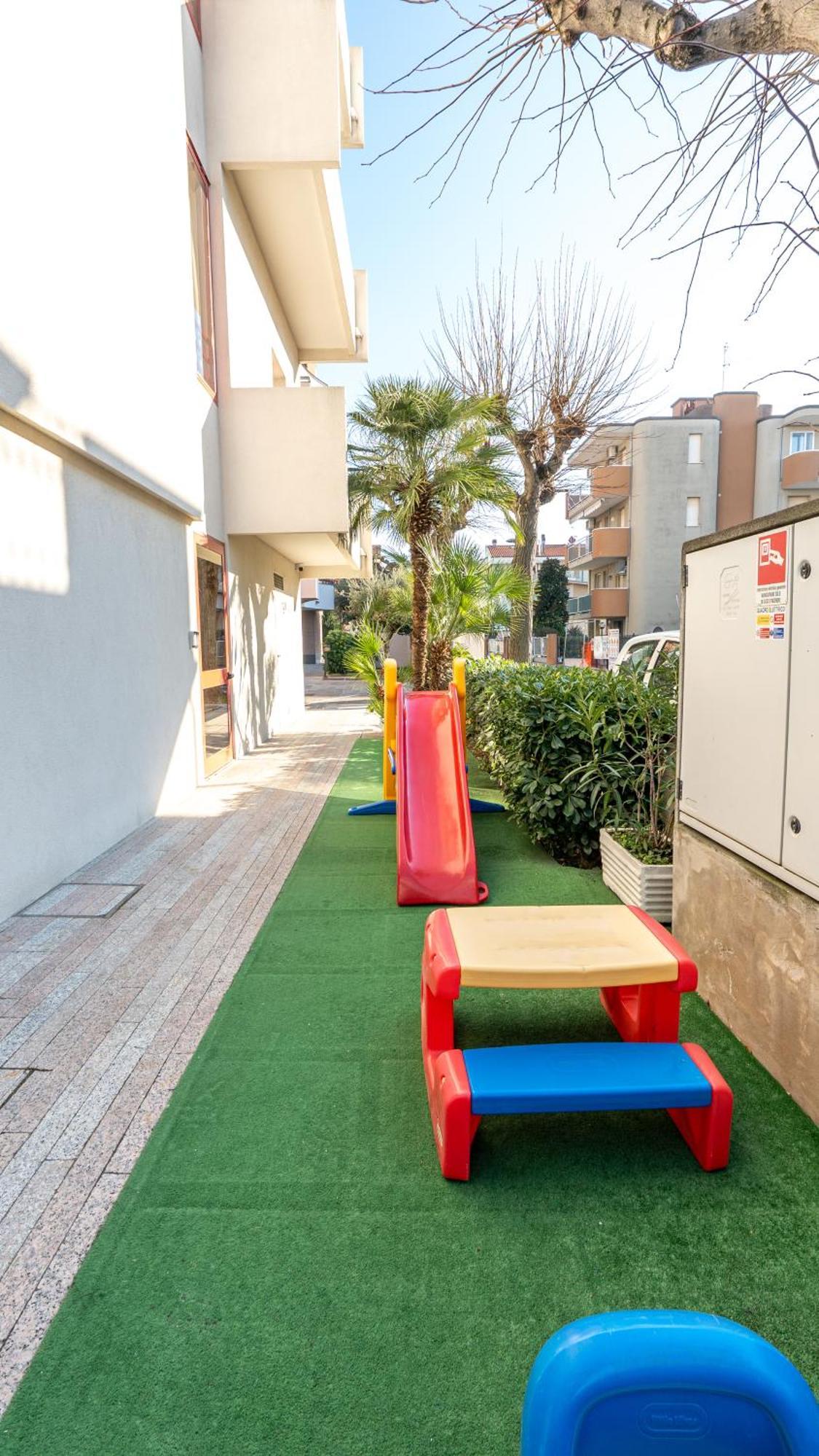 Hotel Nobel リミニ エクステリア 写真