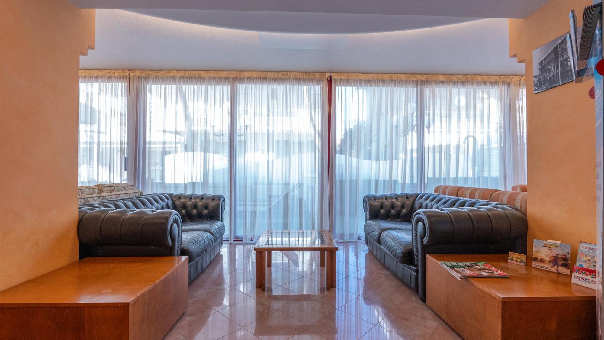 Hotel Nobel リミニ エクステリア 写真